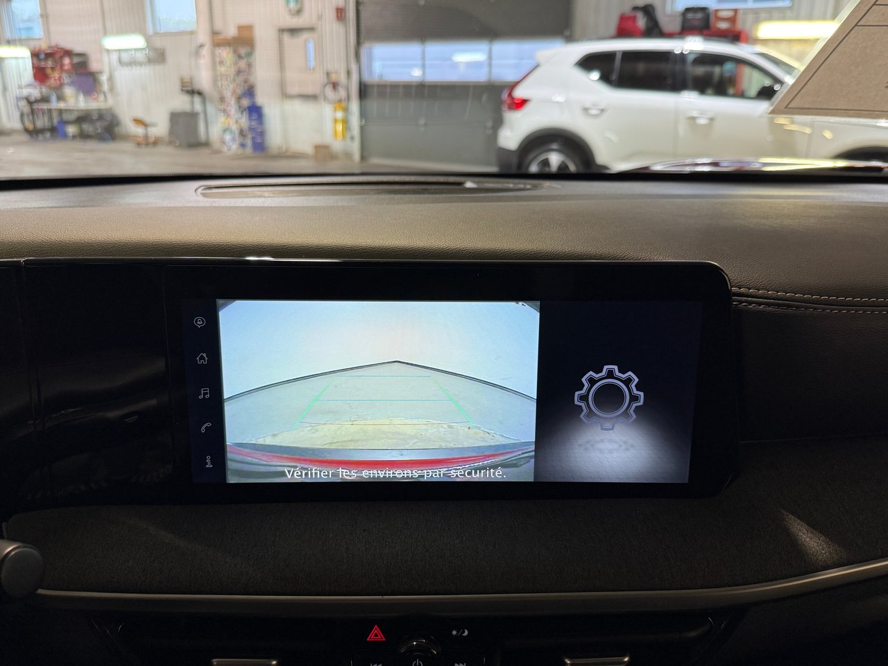 Nissan Kicks SV 2025-21