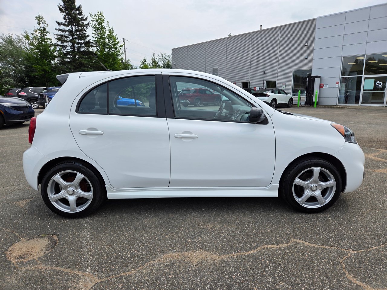 Nissan Micra SR 2015-5