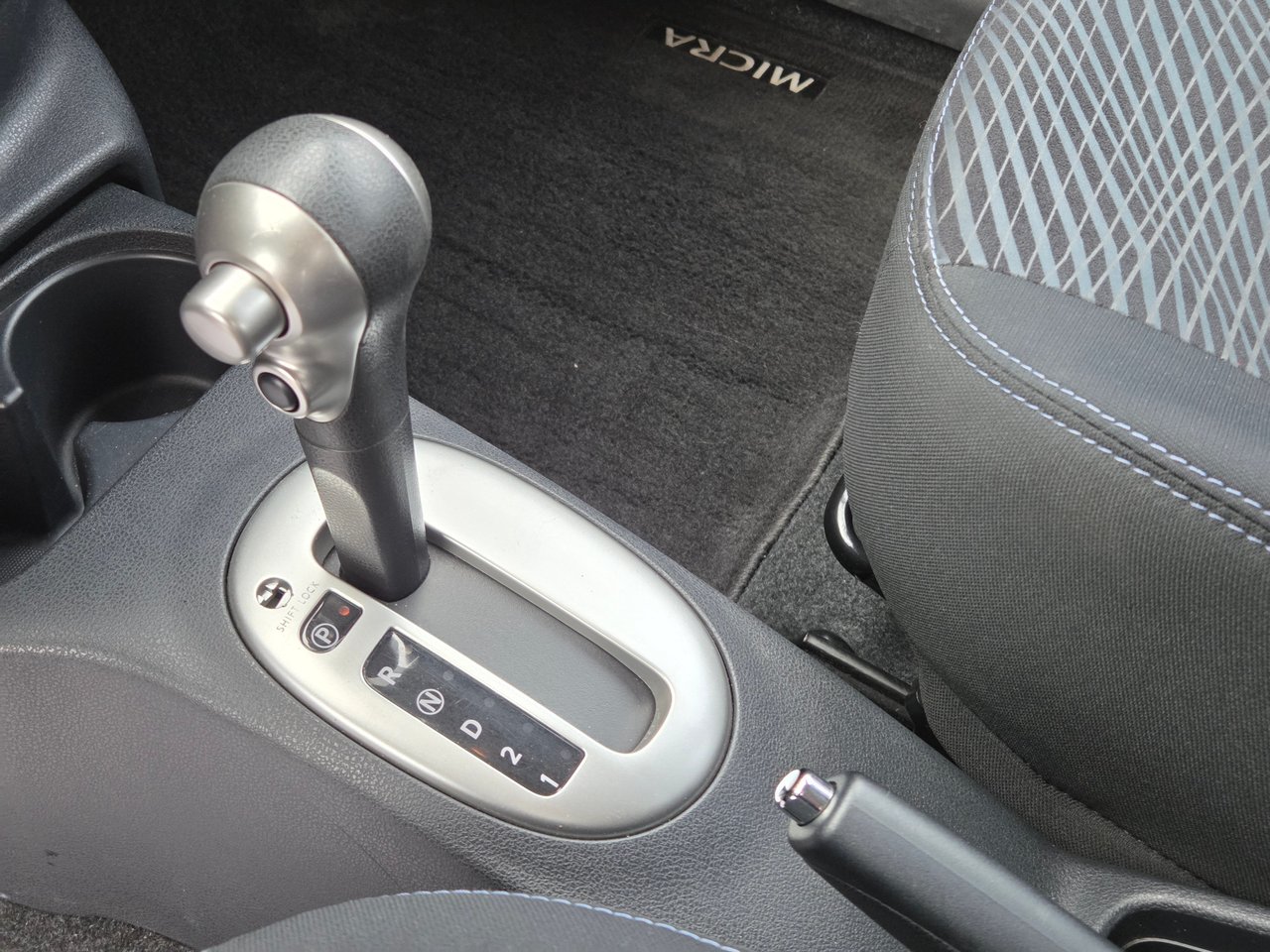 Nissan Micra SR 2015-13