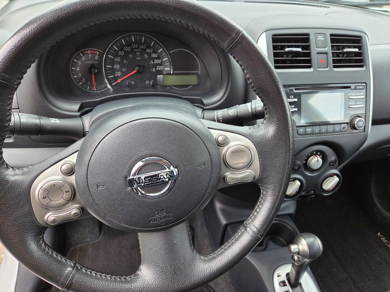 Nissan Micra SR 2015-12