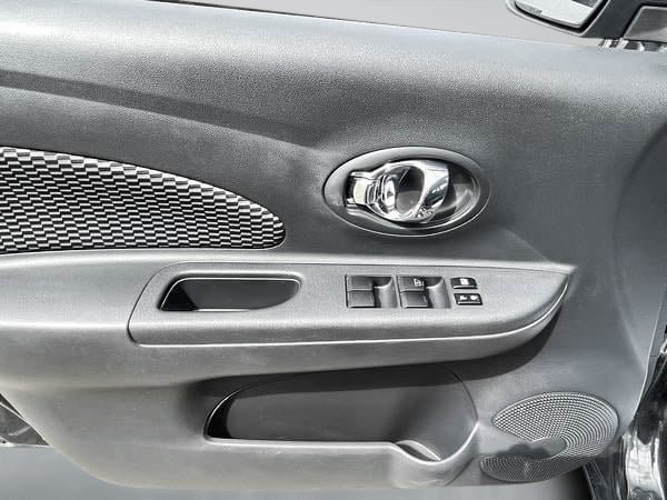 2015 Nissan Micra SV-9