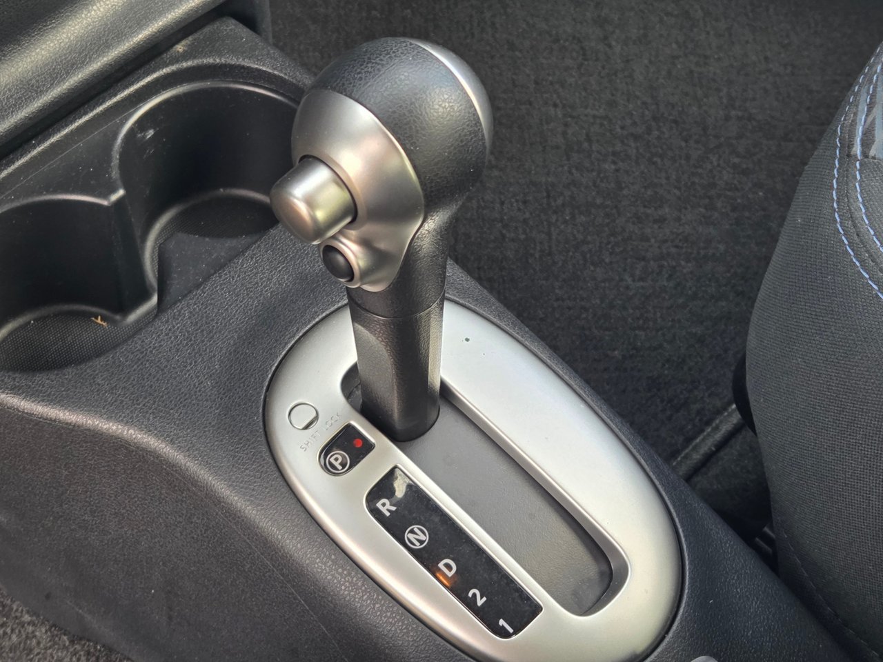 Nissan Micra SV 2017-15