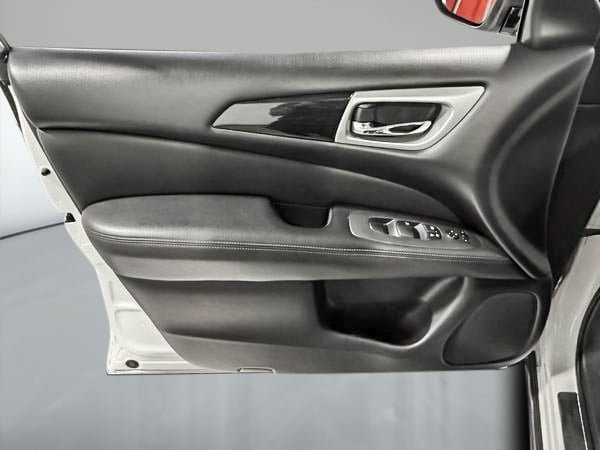 2018 Nissan Pathfinder S-10