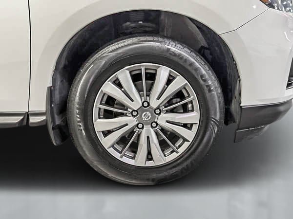 2018 Nissan Pathfinder S-9