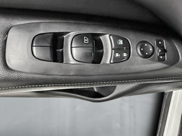 2018 Nissan Pathfinder S-11