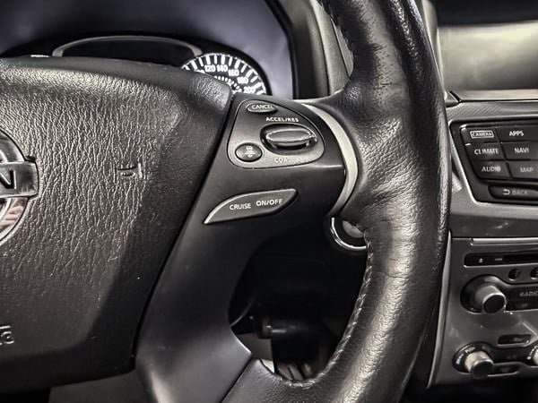 Nissan Pathfinder SL 2018-17
