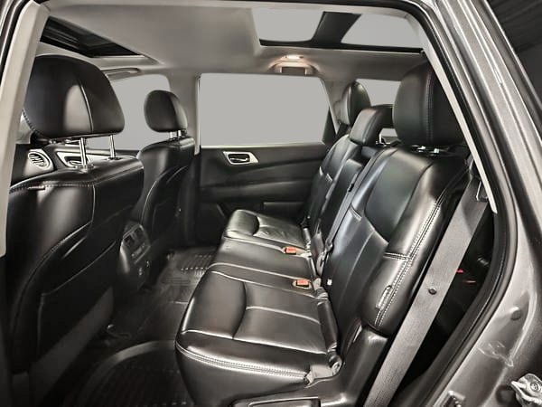 Nissan Pathfinder SL 2018-25