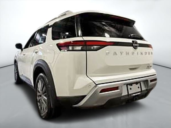 2022 Nissan Pathfinder SL-4