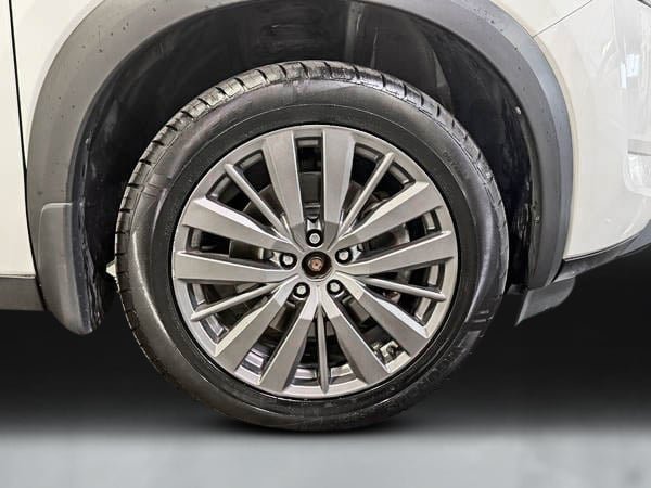 2022 Nissan Pathfinder SL-10