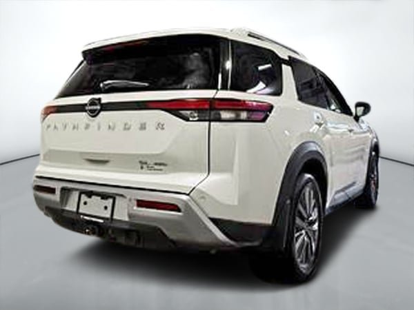 2022 Nissan Pathfinder SL-2