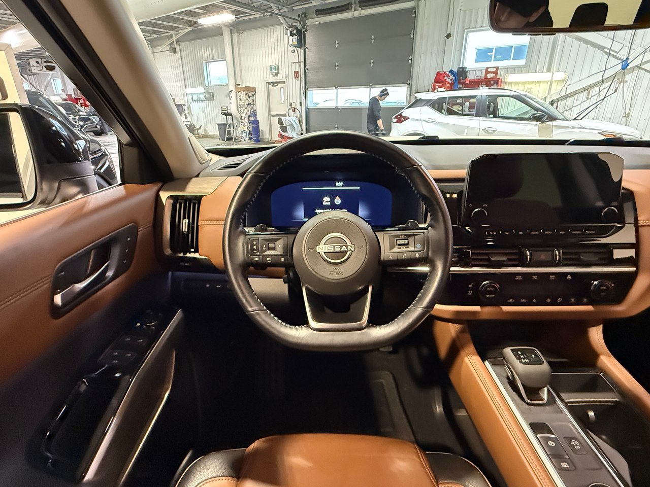 2025 Nissan Pathfinder Platinum-16