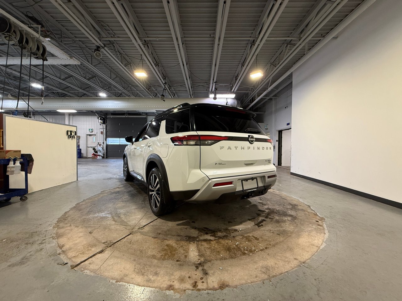 2025 Nissan Pathfinder Platinum-4