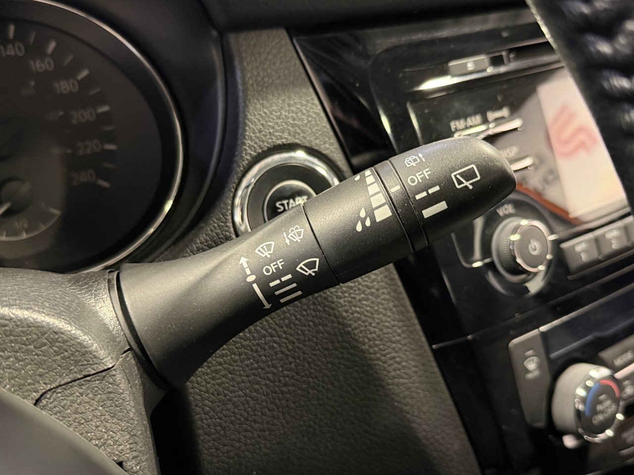 Nissan Qashqai SV 2018-19