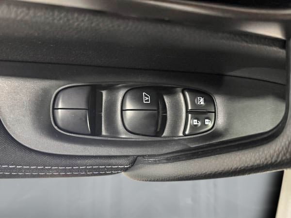 2019 Nissan Qashqai S-11