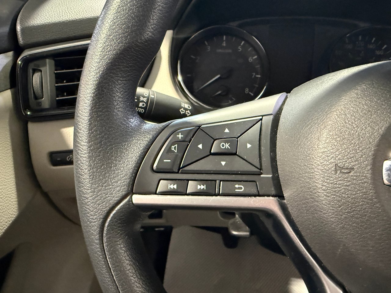 Nissan Qashqai SV 2020-15