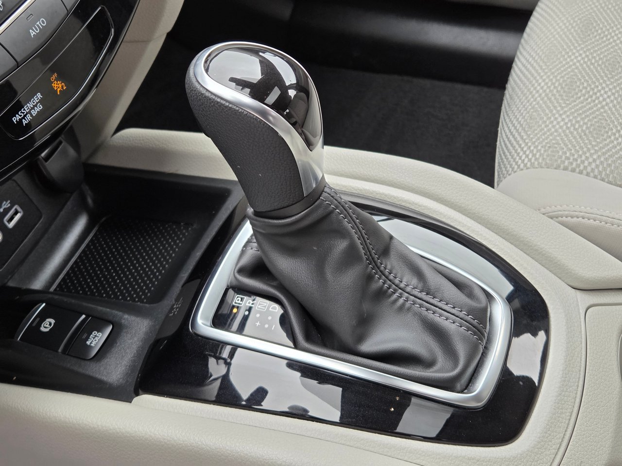 Nissan Qashqai SV 2023-14