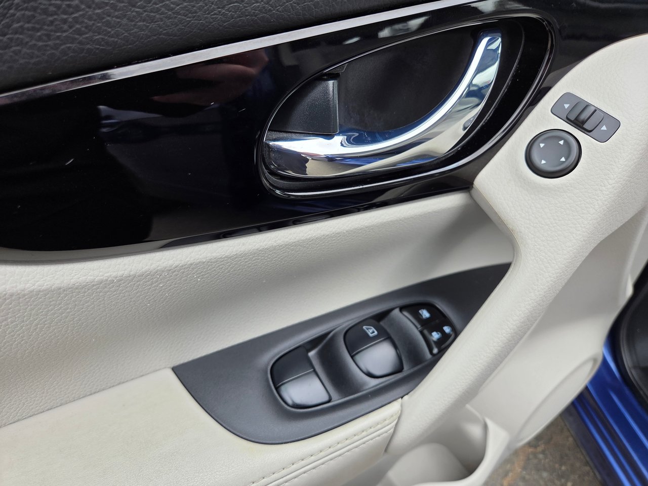 Nissan Qashqai SV 2023-8