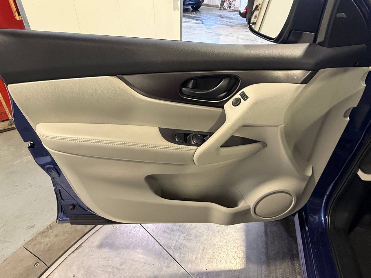 2023 Nissan Qashqai S-10