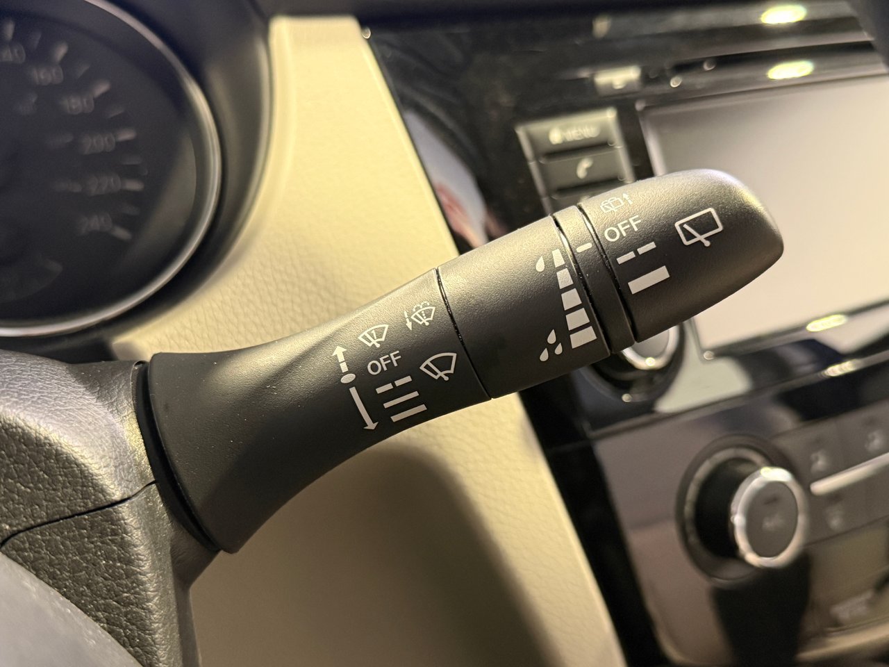 2023 Nissan Qashqai S-18