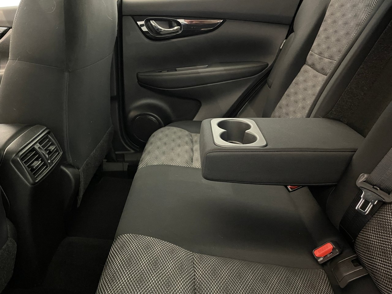 2023 Nissan Qashqai SV AWD-24