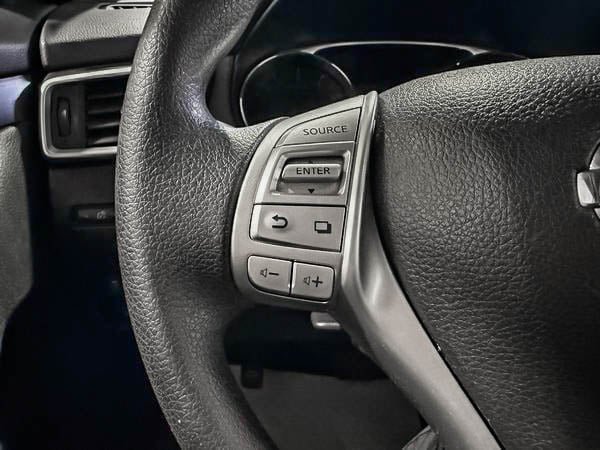 2016 Nissan Rogue S-15