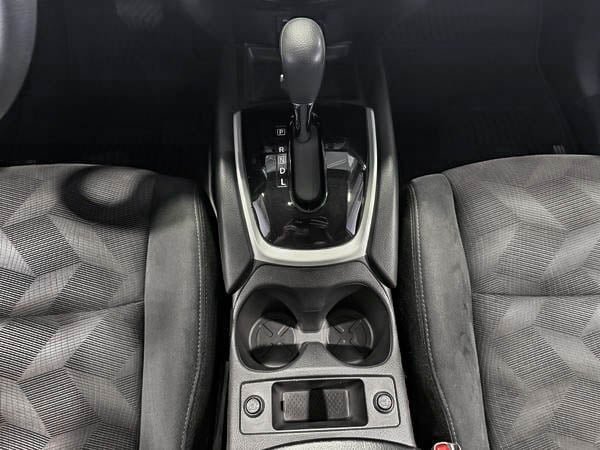 2016 Nissan Rogue S-23