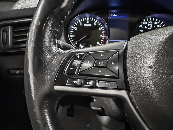 Nissan Rogue SV 2018-16