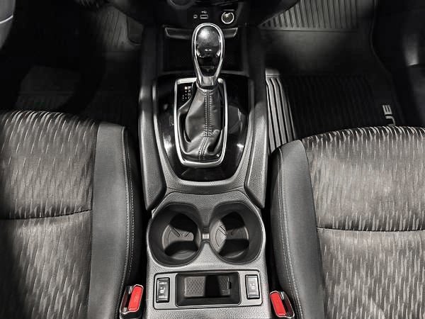 Nissan Rogue SV 2018-24