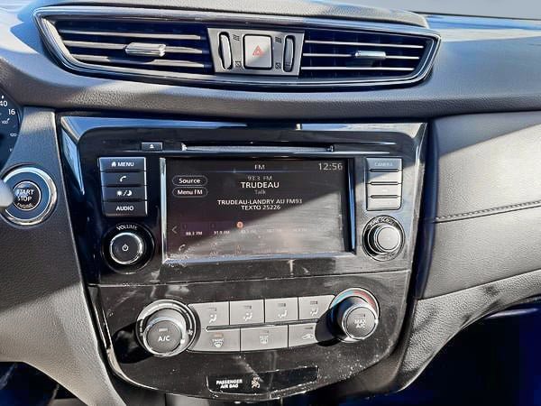 2019 Nissan Rogue SV FWD-18