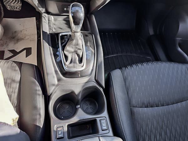 2019 Nissan Rogue SV FWD-20