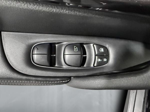 2019 Nissan Rogue S-11