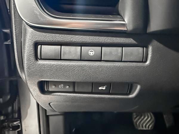 2021 Nissan Rogue SV-13