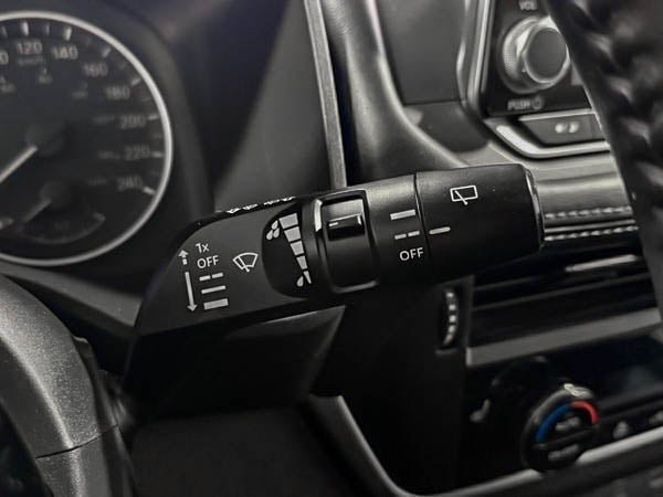 Nissan Rogue S 2021-17