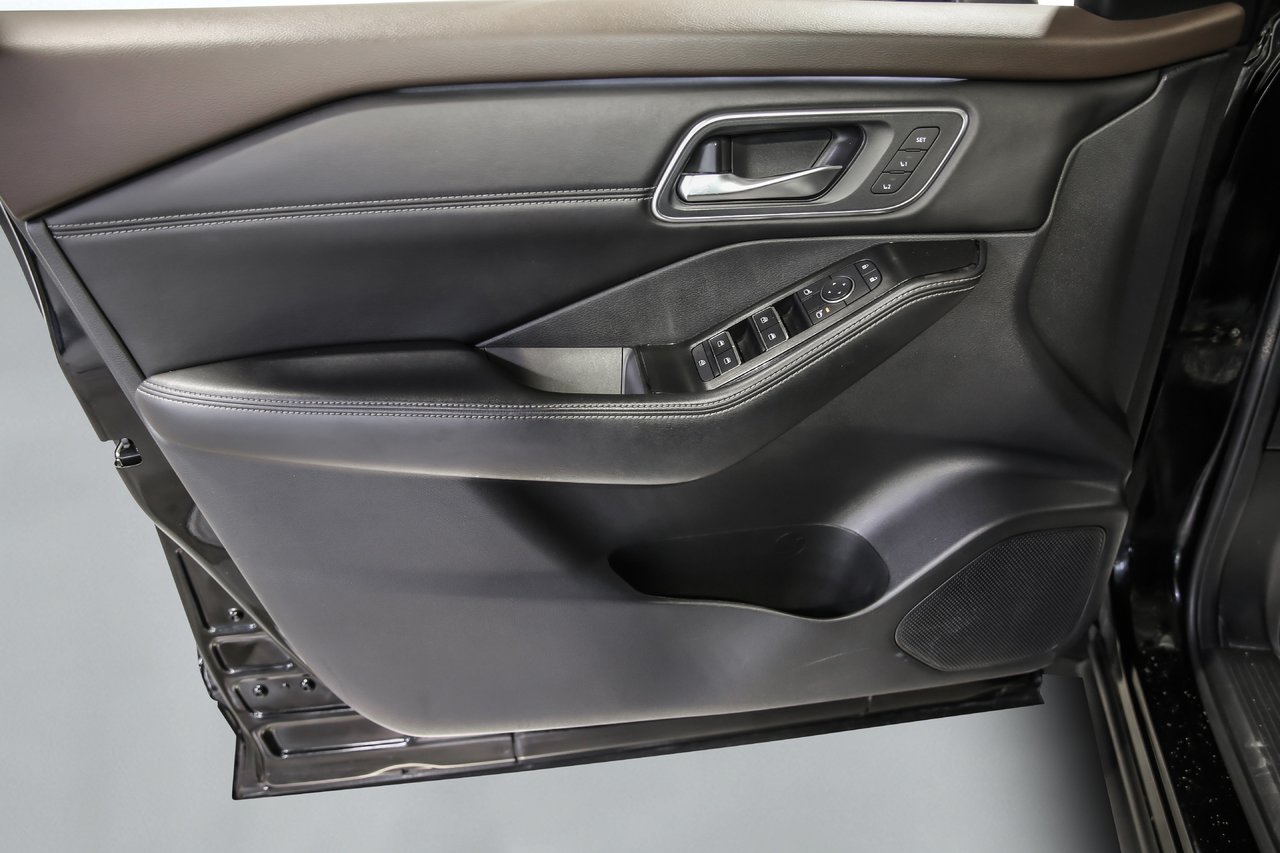 2022 Nissan Rogue platinum-12