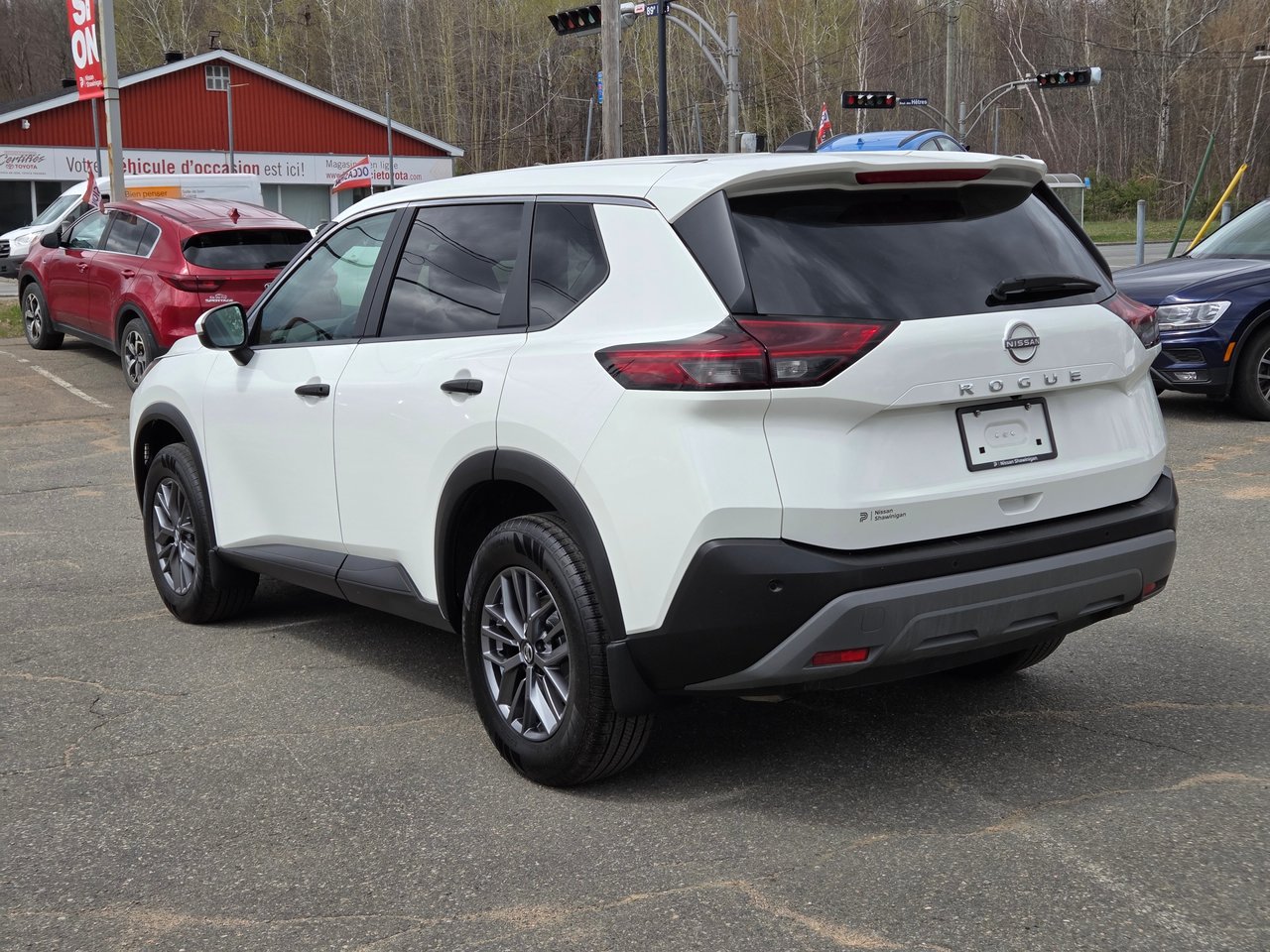2022 Nissan Rogue S-4