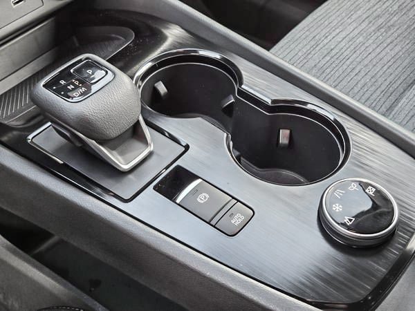 2022 Nissan Rogue SV-13