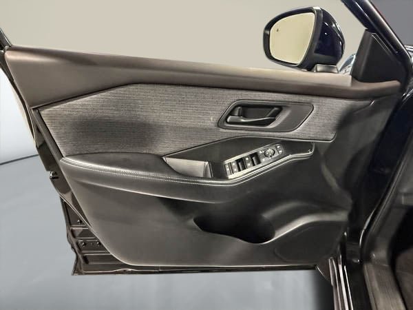 2022 Nissan Rogue S-10