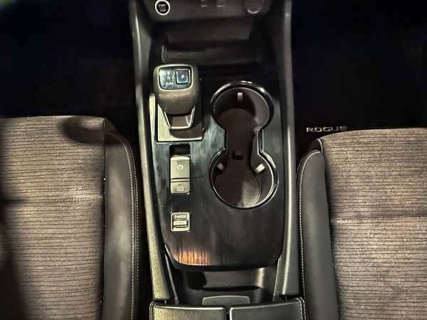 2022 Nissan Rogue S-22
