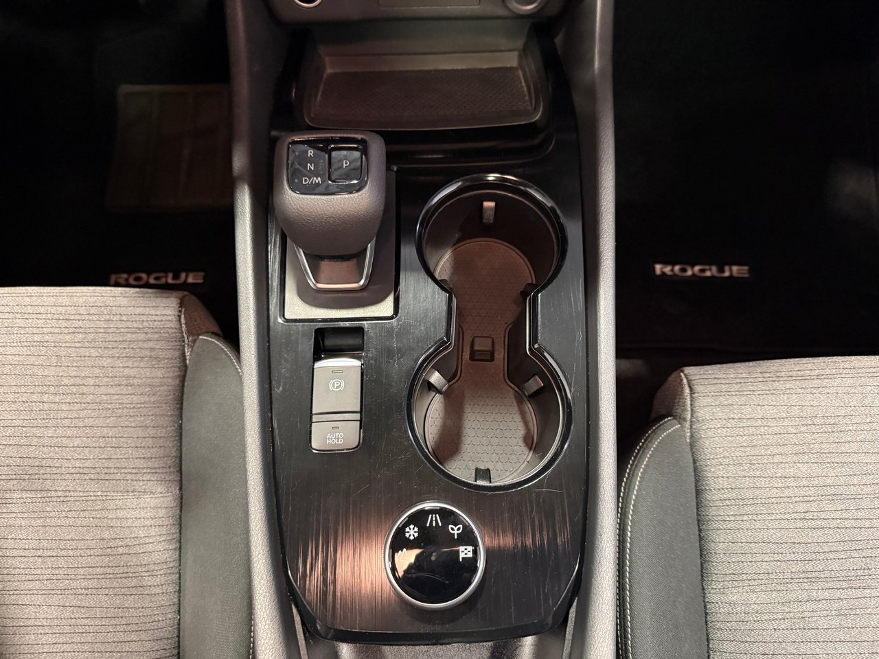 2022 Nissan Rogue SV AWD-24