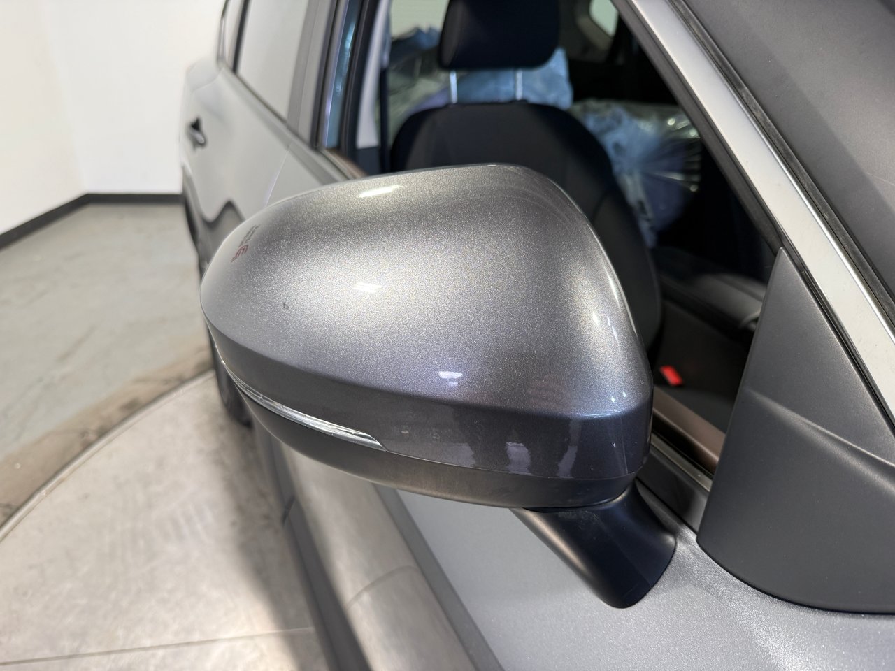 Nissan Rogue S 2023-8