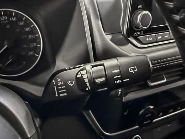 Nissan Rogue S 2023-17