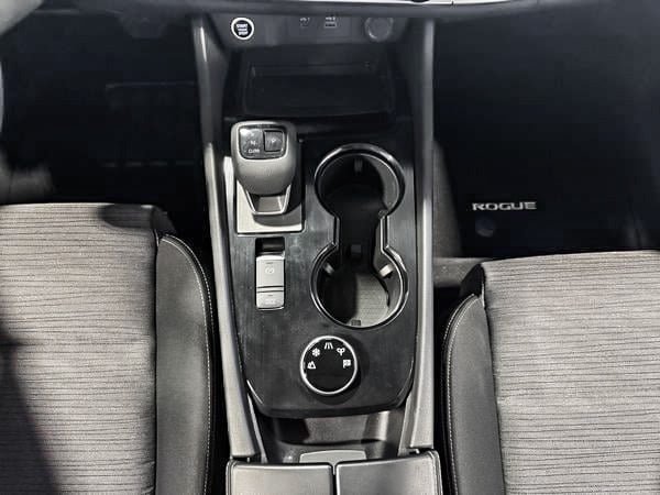 Nissan Rogue SV 2023-24