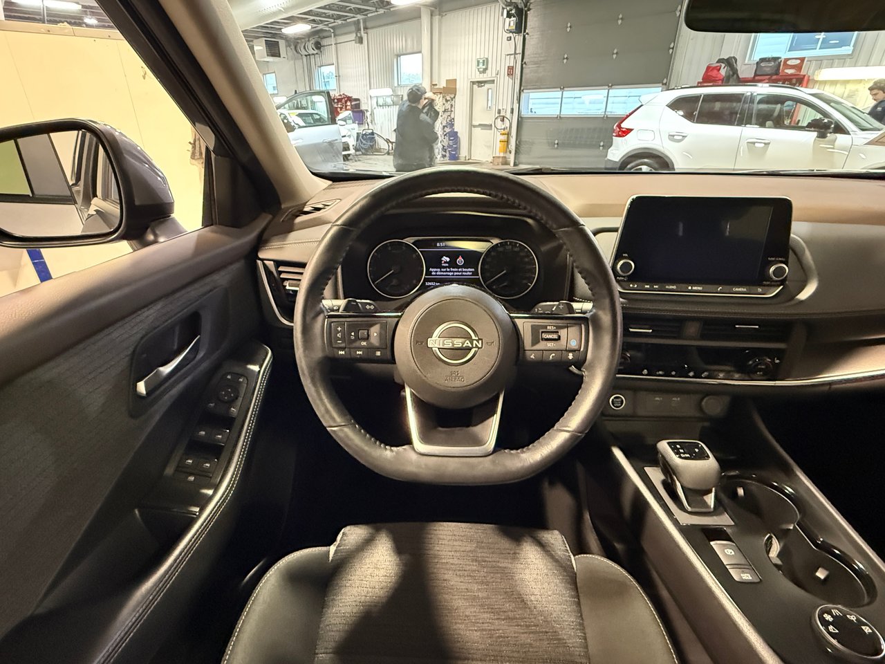2023 Nissan Rogue SV-15