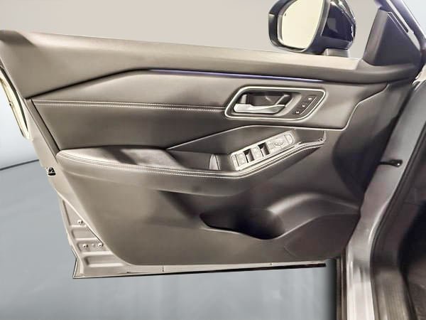 2024 Nissan Rogue Platinum-11