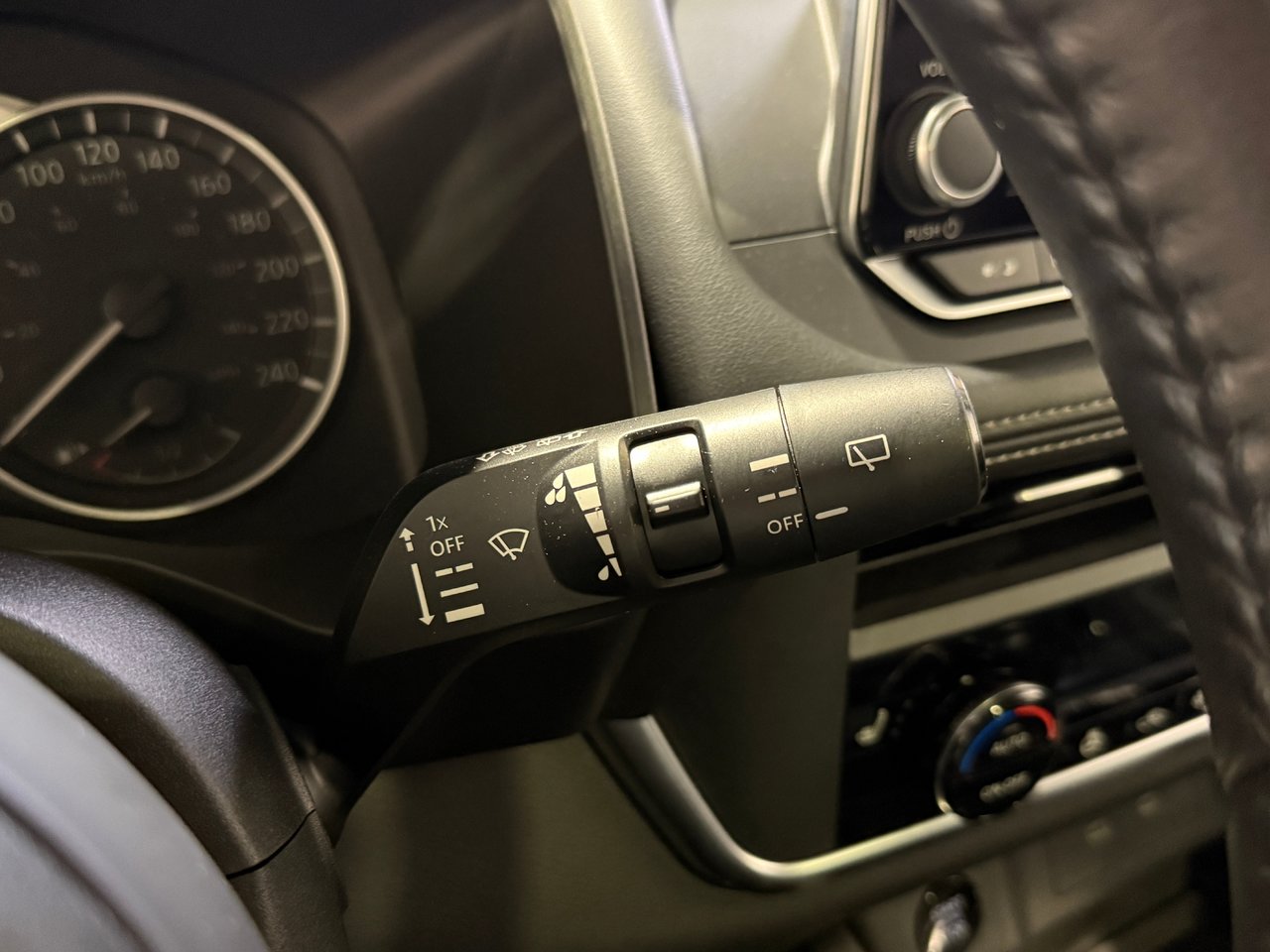 Nissan Rogue SV 2024-19