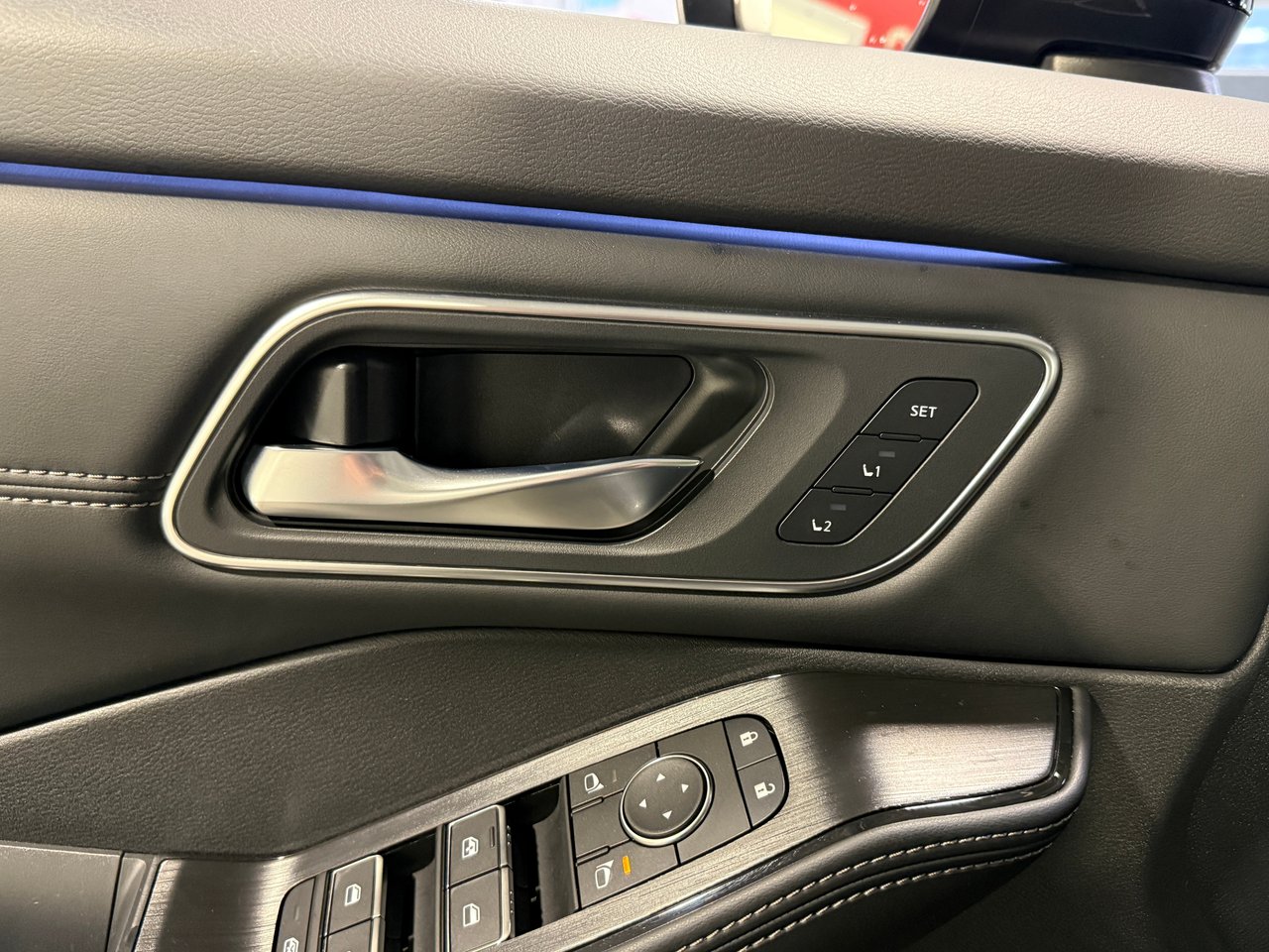 Nissan Rogue PLATINUM AWD 2024-13