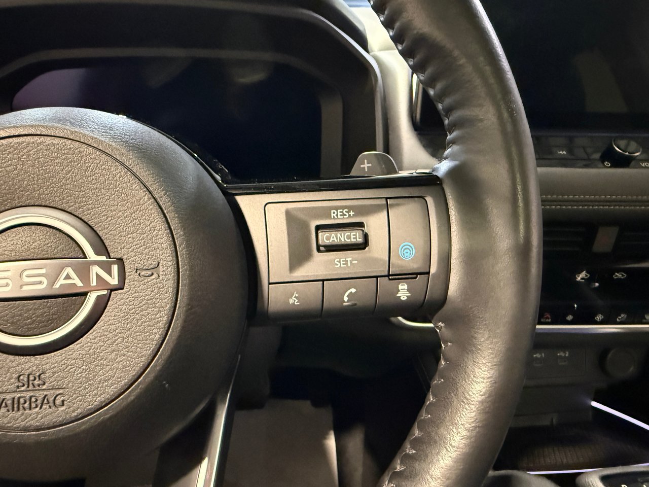 Nissan Rogue PLATINUM AWD 2024-18
