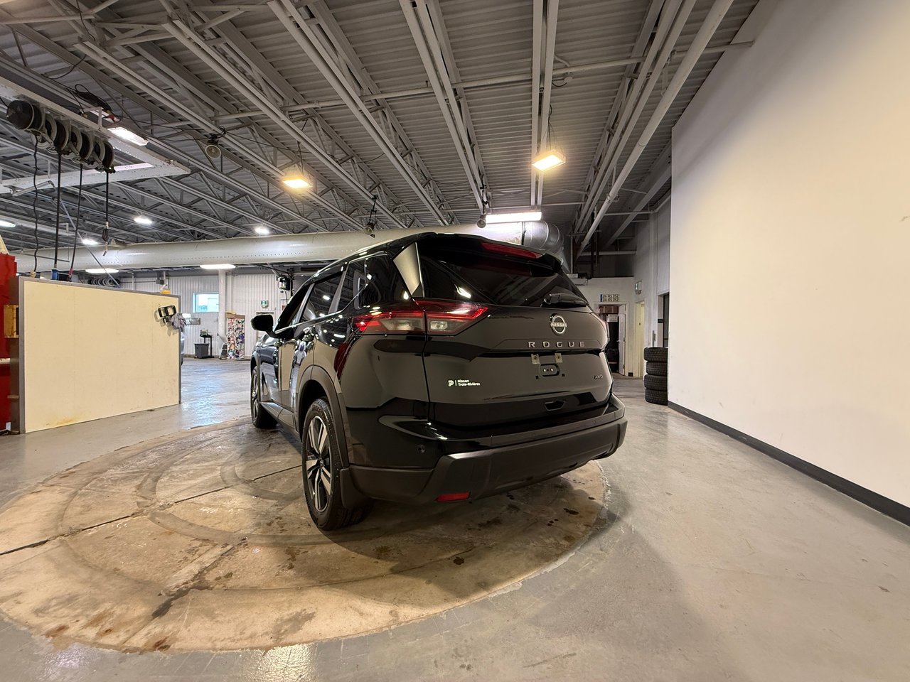 Nissan Rogue SV Premium 2025-4