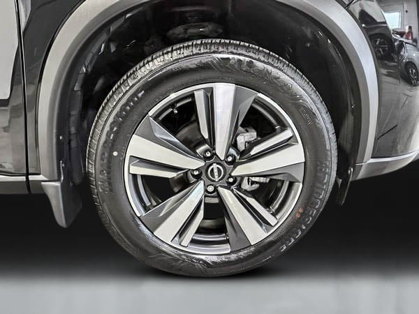 Nissan Rogue SV Premium 2025-10