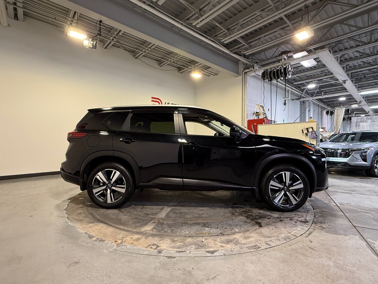 Nissan Rogue SV Premium 2025-1